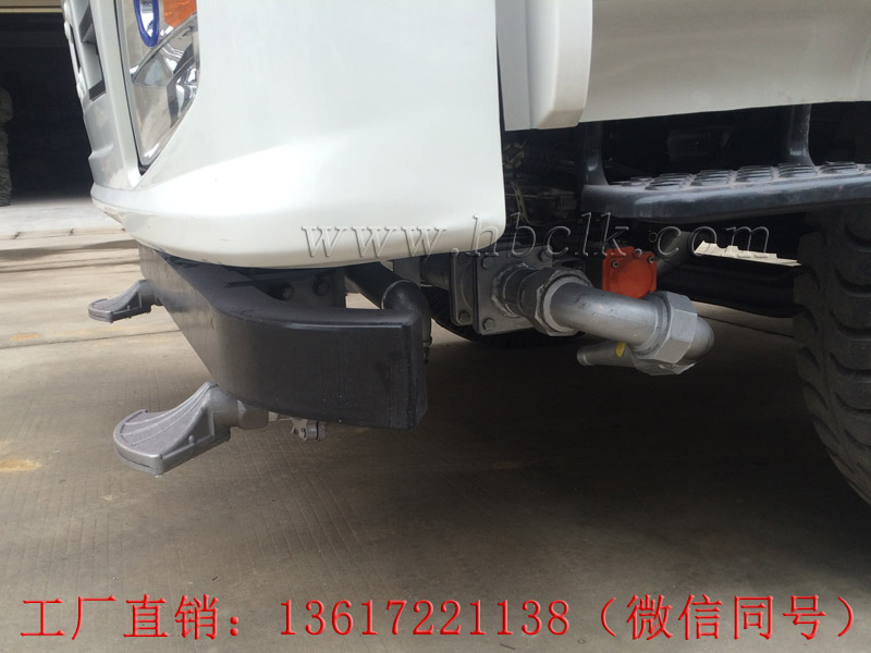 灑水車帶二套前沖噴頭，帶駕駛室自動(dòng)系統(tǒng)
